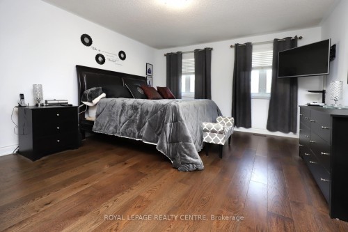 598 Pilcom Court, Mississauga, ON - Indoor Photo Showing Bedroom