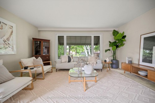 17 Templar Drive, Toronto, ON - Indoor Photo Showing Living Room