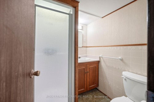 17 Templar Drive, Toronto, ON - Indoor Photo Showing Bathroom