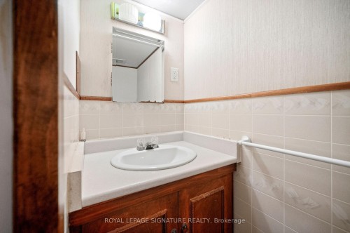 17 Templar Drive, Toronto, ON - Indoor Photo Showing Bathroom