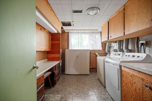 17 Templar Drive, Toronto, ON - Indoor Photo Showing Laundry Room