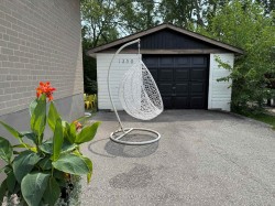 1350 Rebecca Street Oakville, ON L6L 1Z4