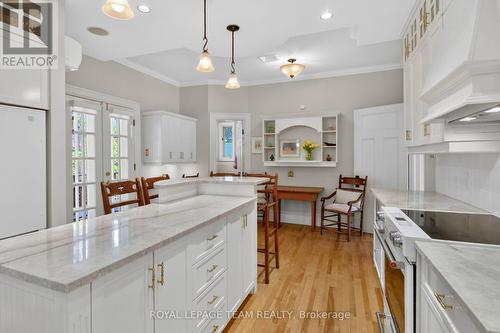475 Kenwood Avenue, Ottawa, ON - Indoor Photo Showing Kitchen