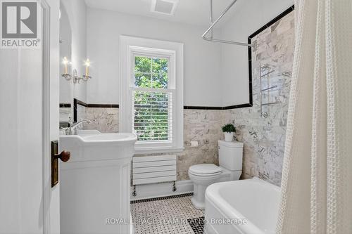 475 Kenwood Avenue, Ottawa, ON - Indoor Photo Showing Bathroom