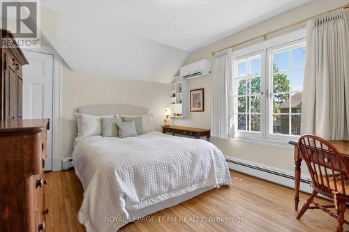 475 Kenwood Avenue, Ottawa, ON - Indoor Photo Showing Bedroom