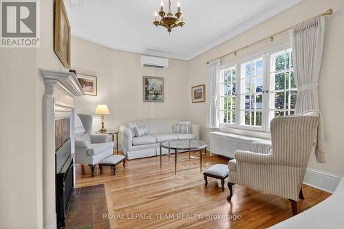 475 Kenwood Avenue, Ottawa, ON - Indoor Photo Showing Living Room