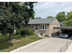 1006 PARKWOOD Avenue Sarnia, ON N7V 3T9