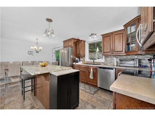 81 Queensway Dr, Moncton, NB 