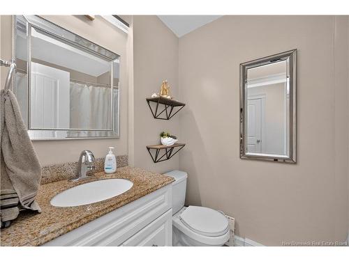 81 Queensway Dr, Moncton, NB 