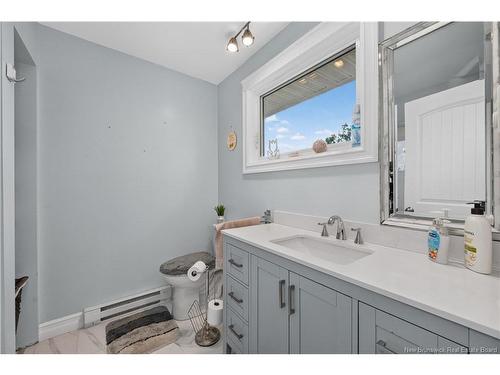 81 Queensway Dr, Moncton, NB 
