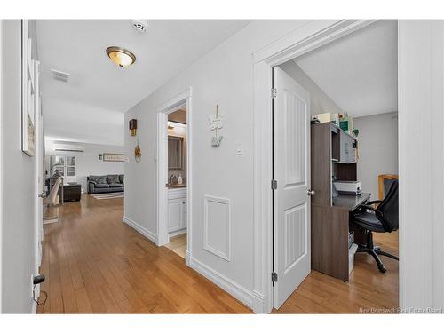 81 Queensway Dr, Moncton, NB 