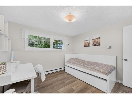 81 Queensway Dr, Moncton, NB 