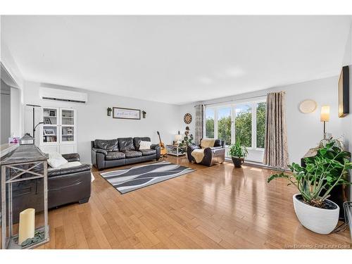 81 Queensway Dr, Moncton, NB 