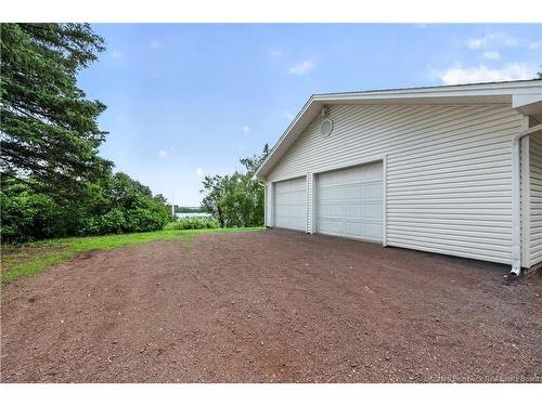 81 Queensway Dr, Moncton, NB 