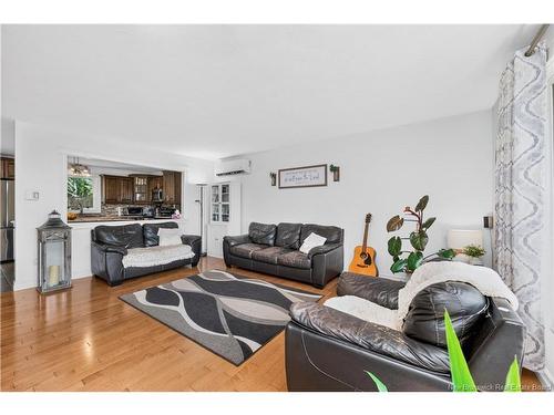 81 Queensway Dr, Moncton, NB 