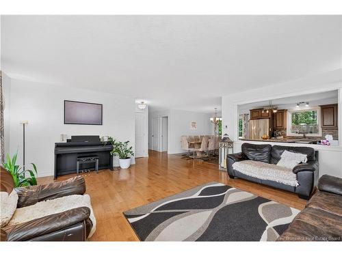 81 Queensway Dr, Moncton, NB 