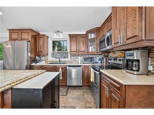 81 Queensway Dr, Moncton, NB 