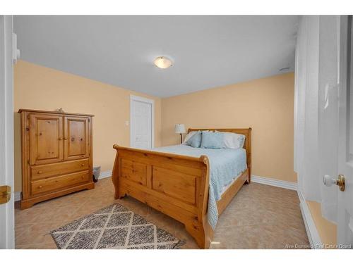 8 Devonayer Crt, Rothesay, NB 