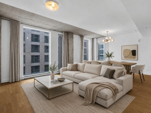 301 221 Rue St Jacques — photo 1