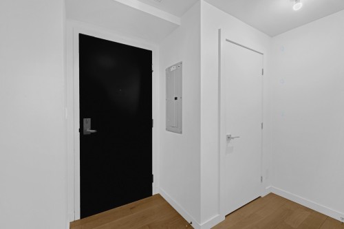 Mud Room - 301-221 Rue St-Jacques, Montréal (Ville-Marie), QC - Indoor Photo Showing Other Room
