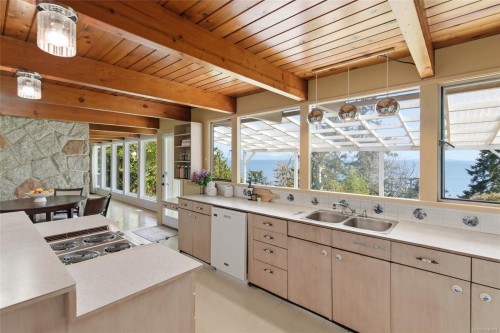 590 Willow St, Parksville, BC 