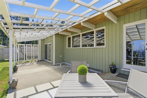 590 Willow St, Parksville, BC 