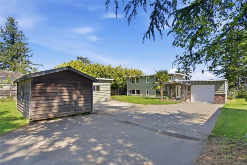 590 Willow St, Parksville, BC 