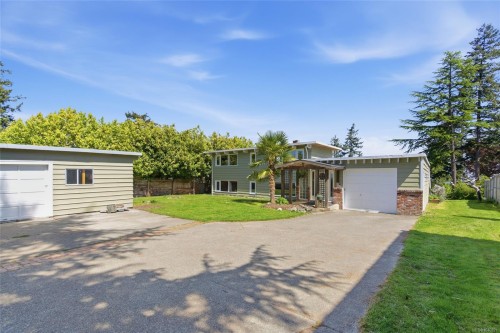 590 Willow St, Parksville, BC 