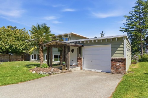590 Willow St, Parksville, BC 