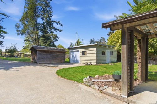590 Willow St, Parksville, BC 