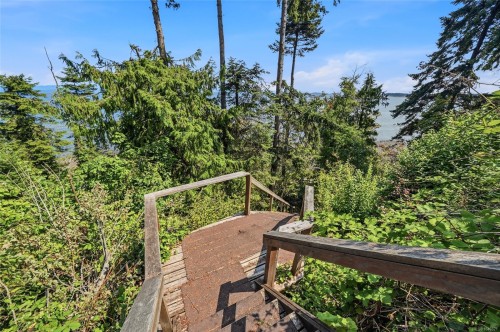 590 Willow St, Parksville, BC 