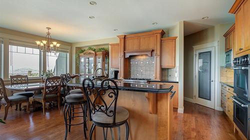 1095 Hume Avenue, Kelowna, BC - Indoor