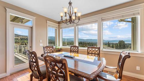 1095 Hume Avenue, Kelowna, BC - Indoor Photo Showing Dining Room
