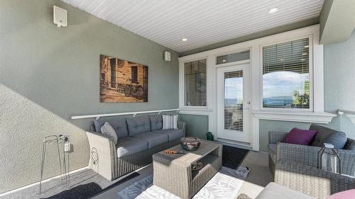 1095 Hume Avenue, Kelowna, BC - Outdoor With Deck Patio Veranda With Exterior