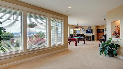 1095 Hume Avenue, Kelowna, BC - Indoor Photo Showing Other Room