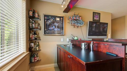 1095 Hume Avenue, Kelowna, BC - Indoor