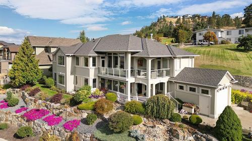1095 Hume Avenue, Kelowna, BC - Outdoor With Facade