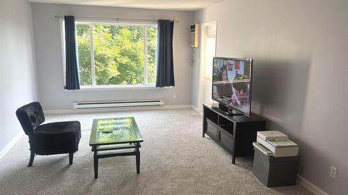 310-400 Sutton Crescent, Kelowna, BC - Indoor