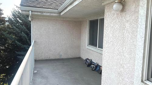 310-400 Sutton Crescent, Kelowna, BC - Outdoor