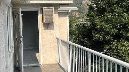 310-400 Sutton Crescent, Kelowna, BC - Outdoor With Balcony