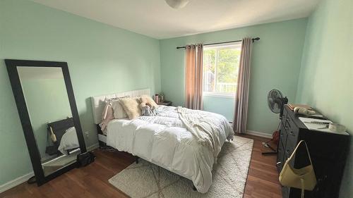 310-400 Sutton Crescent, Kelowna, BC - Indoor Photo Showing Bedroom