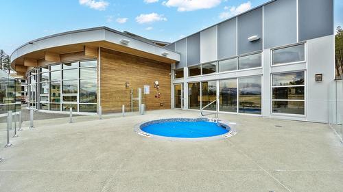 3504 Arrowroot Drive, Kelowna, BC - Outdoor