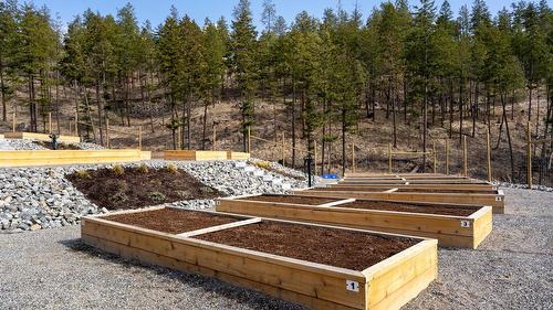 3504 Arrowroot Drive, Kelowna, BC - Outdoor