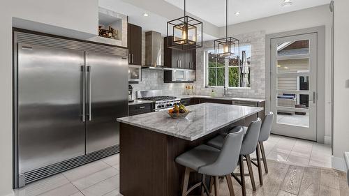1900 Water Street, Kelowna, BC - Indoor Photo Showing Kitchen With Double Sink With Upgraded Kitchen