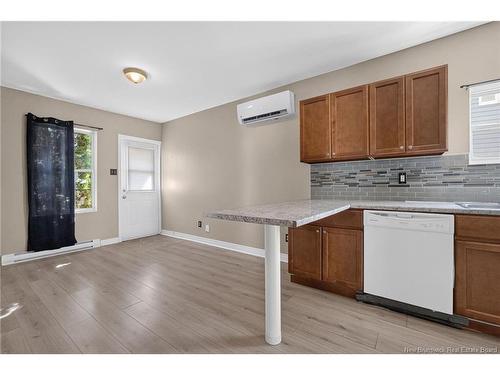 90-92 Edward St, Moncton, NB - Indoor Photo Showing Kitchen