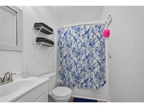 90-92 Edward St, Moncton, NB - Indoor Photo Showing Bathroom
