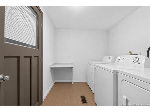 90-92 Edward St, Moncton, NB - Indoor Photo Showing Laundry Room