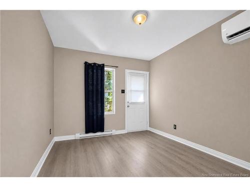 90-92 Edward St, Moncton, NB - Indoor Photo Showing Other Room