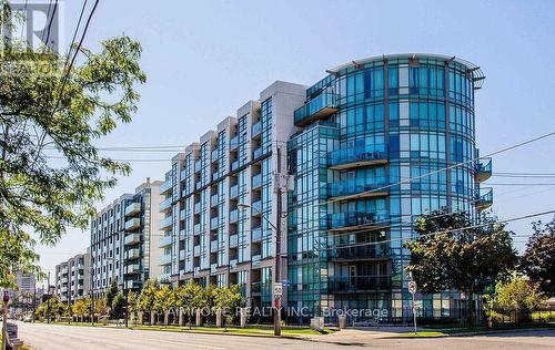 410 - 3830 BATHURST STREET  Toronto, ON M3H 6C5