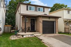 211 HICKLING TRAIL Barrie, ON L4M 5W6